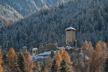 castello ossana autunno inverno case trentino 