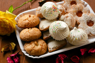 Vassoio di dolci tradizionali dalla Sardegna 