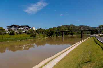 Blumenau, Santa Catarina:  Ponte Aldo Pereira de Andrade (Ponte de Ferro) sobre Rio Itajaí-açu