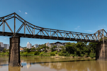 Blumenau, Santa Catarina:  Ponte Aldo Pereira de Andrade (Ponte de Ferro) sobre Rio Itajaí-açu