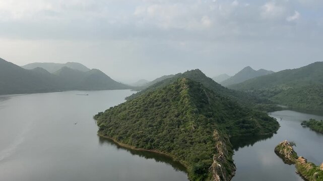 Bahubali Hills Udaipur | Stunning Aravalli Mountain Views, Sunset Point, Lake Badi Scenery, Scenic Nature Spot & Cinematic Travel Video
