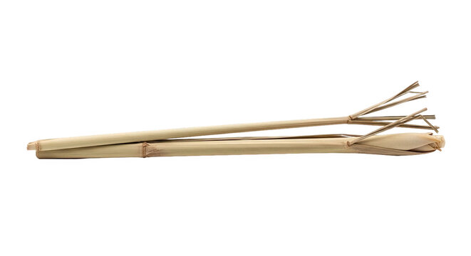 Traditional bamboo kitchen tong with split arms and flexible tips—lightweight, eco-friendly, and ideal for gripping hot food in Asian cooking