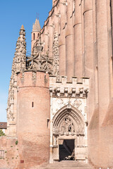 Alb&iacute; y alrededores