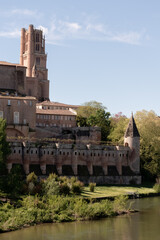 Alb&iacute; y alrededores