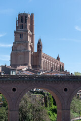 Alb&iacute; y alrededores