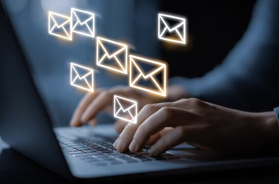 Interfaz de correo electr&oacute;nico activada mediante toque digital en entorno profesional