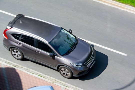 Grey Honda CR-V 4G SUV car with motion blur effect