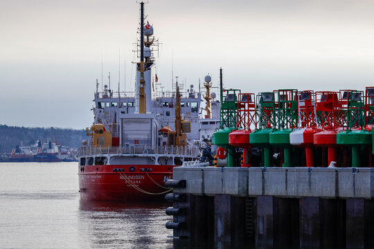 Le Amundsen est un brise-glace Canadien. Un navire de recherche arctique exploit&eacute; par la Garde c&ocirc;ti&egrave;re canadienne.