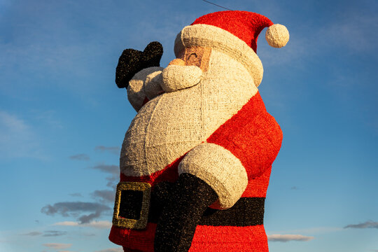 P&egrave;re Noel g&eacute;ant promenade des anglais, Nice 