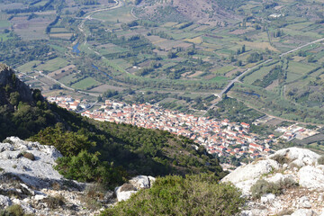 Veduta del paese di Galtell&igrave; dal monte Tuttavista
