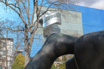 Fototapeta premium exterior of the Art Gallery of Ontario seen from Grange with part of Park Henry Moore's Large Two Forms, Toronto