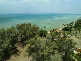 Obraz premium Ko Kradat is a small private island adjacent to Ko Mak in the Gulf of Thailand. It is best known for its free-roaming deer population.