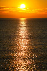 日本海に沈む美しい夕日