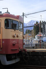 妙高高原駅に停車中のえちごトキめき鉄道455・413系電車_2025/11/23撮影