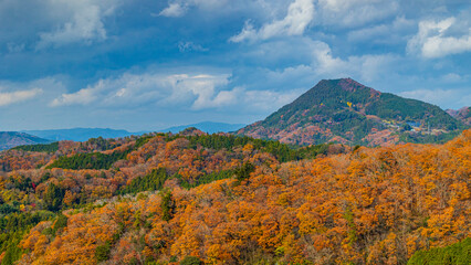 奥久慈男体山と紅葉　大子町　つつじヶ丘展望台　絶景