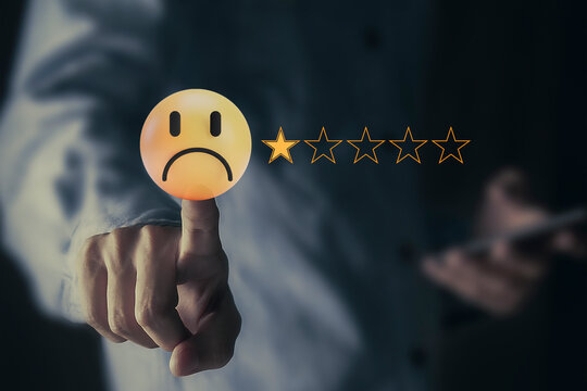 One star indicates customer dissatisfaction and poor feedback in the digital context form.	