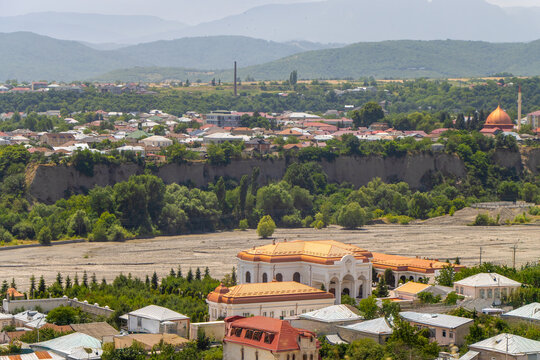 Azerbaijan, Qirmizi Qesebe - Jewish population of the highlands became centered around Quba.