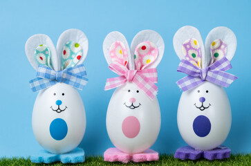  beautiful Easter decoration of bunnies