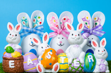  beautiful Easter decoration of bunnies