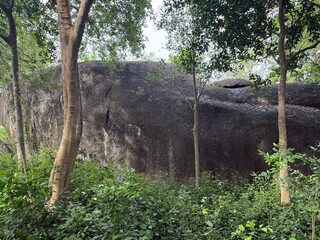 le Stone park de Khao Hin Thoen, un Sidobre tha&iuml;landais, amas de roches granitiques &eacute;normes en Tha&iuml;lande