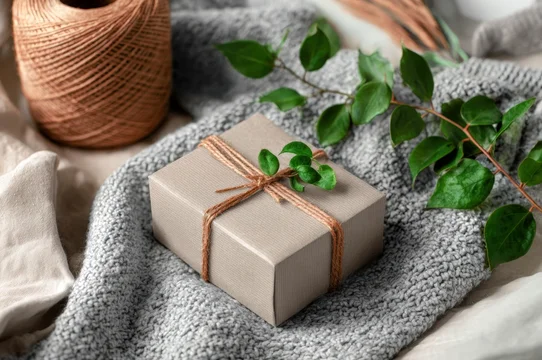 Eco Packaging Design Using Recycled Paper and Twine