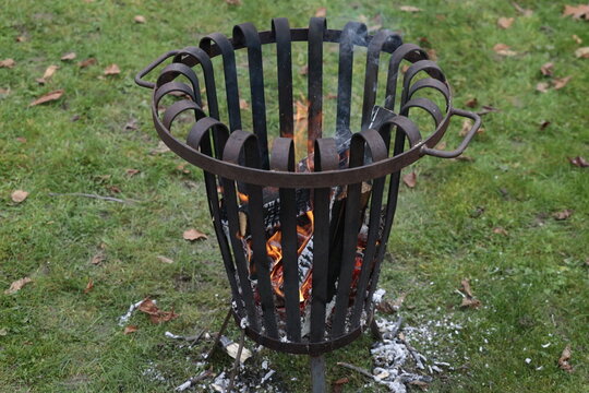 feuerkorb heizen winter gartenfest