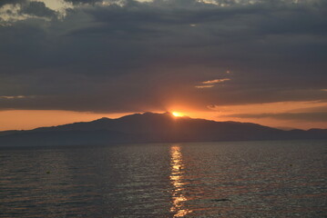Fototapeta premium sunset over the lake