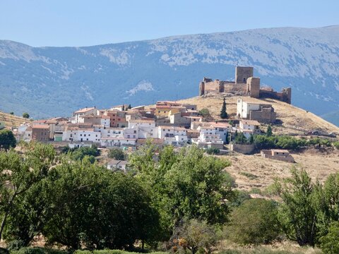 El castillo de Trasmoz es una fortaleza ubicada en la localidad zaragozana de Trasmoz, en las proximidades de la sierra del Moncayo. 