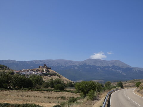 El castillo de Trasmoz es una fortaleza ubicada en la localidad zaragozana de Trasmoz, en las proximidades de la sierra del Moncayo. 