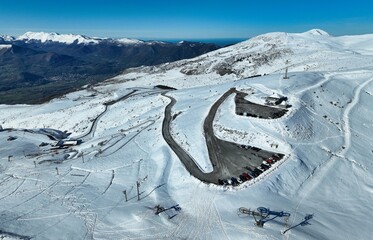 La station d'Hautacam, Hautes-Pyr&eacute;n&eacute;es vue par un drone