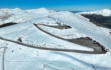 La station d'Hautacam, Hautes-Pyr&eacute;n&eacute;es vue par un drone