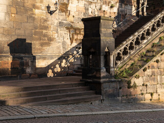 Altstadt Ansicht Sandsteingebäude mit Treppe an der Alten Universität