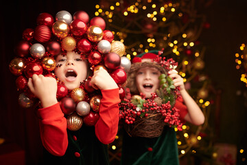 Naklejka premium Fun with Christmas Wreath