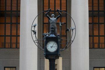 Fototapeta premium Union Station clock and Francesco Perilli’s Monument to Multiculturalism outside the main entrance, Toronto