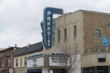 Fototapeta premium facade of Paradise Theatre located at 1006c Bloor St W, Toronto
