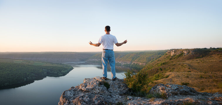 Man prey God on the hill