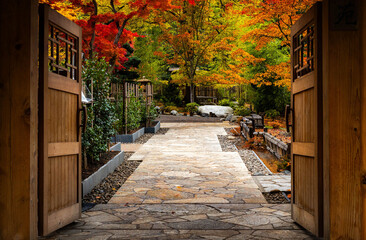 Obraz premium Japanese Garden entrance with Colorful Trees at Lithia Park Golden Fall in Ashland