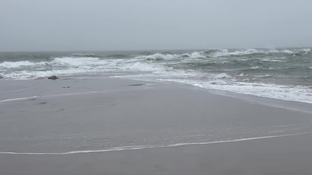 Nord- und Ostsee treffen in Grenen nahe Skagen, D&auml;nemark aufeinander