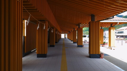 秋の津和野駅前3