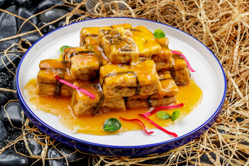 Crispy Fried Tofu Boxes with Sauce