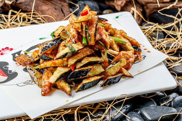 Fried eggplant with a unique flavor of sweet and sour sauce