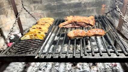 parrilla asado argentino, carnes, chorizzo,