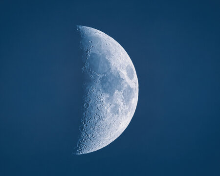 moon in the sky - clouds - luna - mond - full - background - hintergrund - graphic element - details - textur - concept - objekt - Powered by Adobe