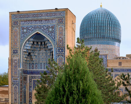 TRAVEL TO UZBEKISTAN AND MONUMENTS OF TIMURID ARD AND ARCHITECTURE IN THE CITY OF SAMARKAND AND BUKHARA