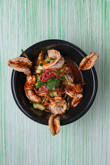 Aguachile de camarón crudo