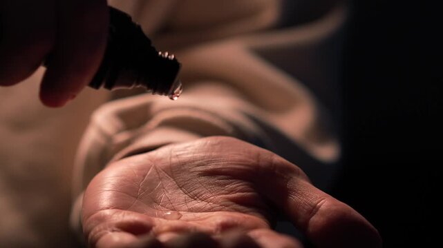 Liquid lubricant for sex and improved glide.
A person pours liquid gel onto their hand.
A viscous and sticky lubricant for moisturizing during sex.
gel, sex, slippery, liquid, pouring