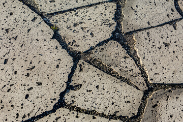 Fractured silence on a sunlit slab in Southern Iceland&rsquo;s weathered heart