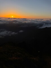 Obraz premium Beautiful sunset over the mountains, Pico do Arieiro, Madeira Island, Portugal 
