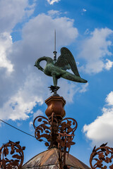Girouettelican Tour Cathdrale Sainttienne Bourges