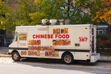 Fototapeta premium Toronto, Canada, 20 October 2025:Chinese food truck parked on city street 